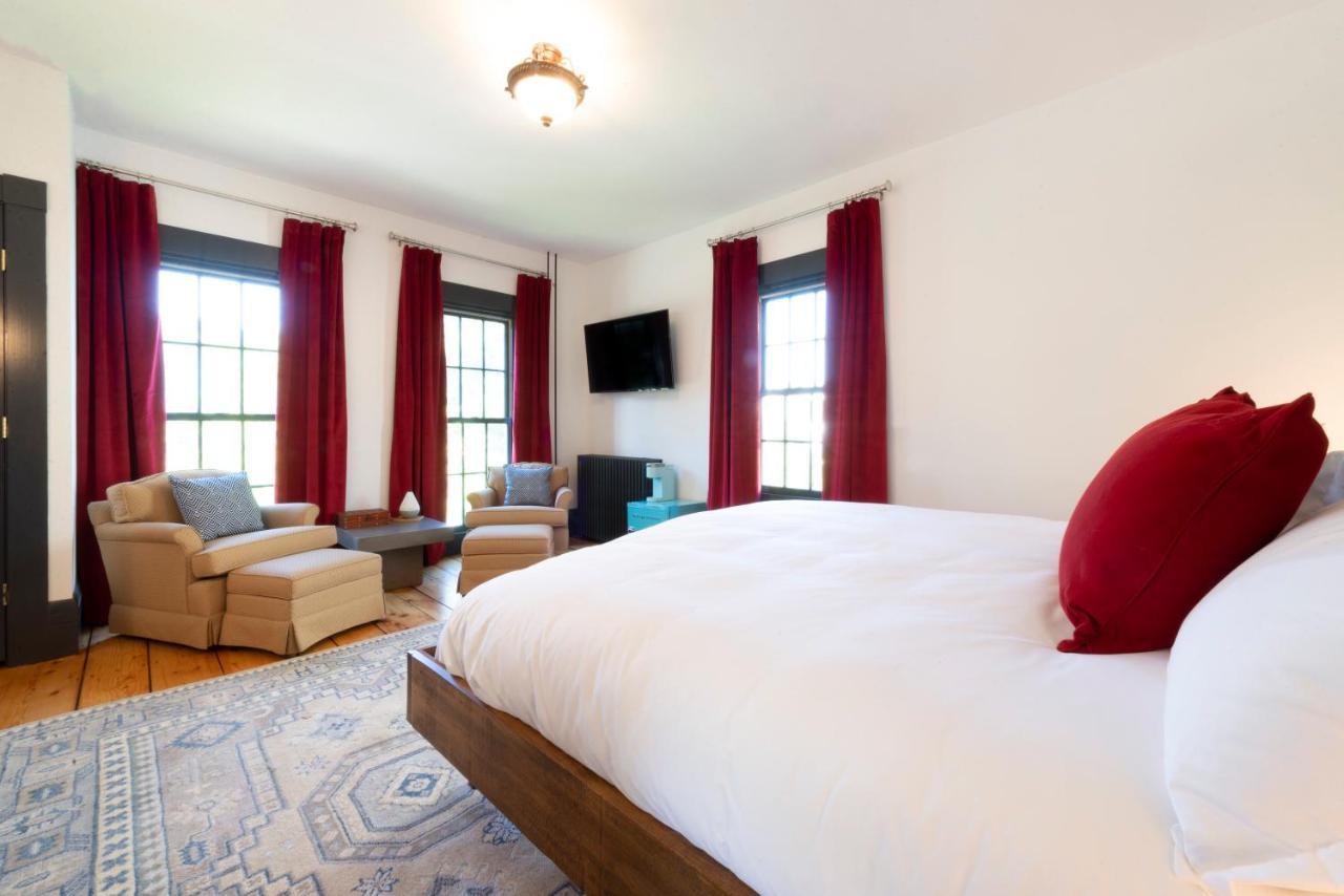 Addison Choate Hotel